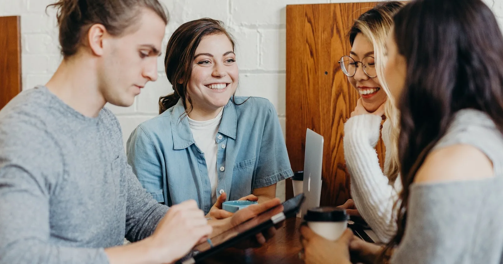 AI Notetakers and Meeting Intelligence 2026 for Swiss Banks, Insurers, Pharma and Consultancies — Granola, Fireflies AI, Otter.ai, tl;dv, Fathom and Read AI orchestrated by HERACLES